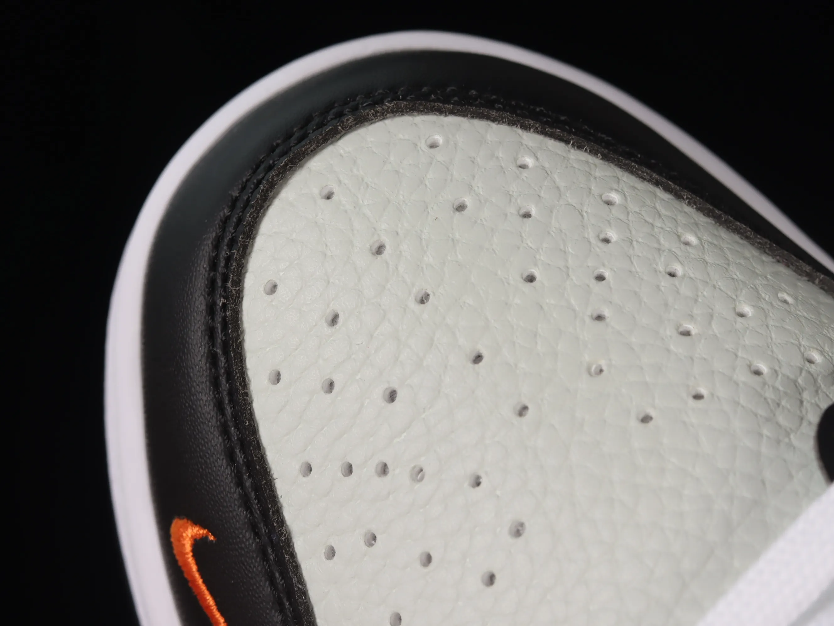 All Categories Nk SB Dunk Series Nk SB Dunk Low Low-top sneakers Cost-effective version Nk Dunk Low "Mini Orange Swoosh" SB low-top sports and leisure sneakers FN7808-001